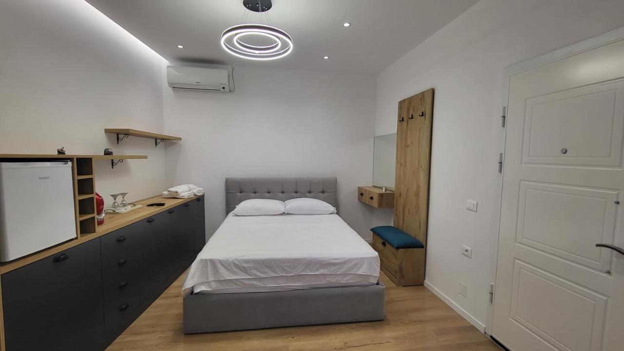 Karanxha's Habitación en casa particular Tirana